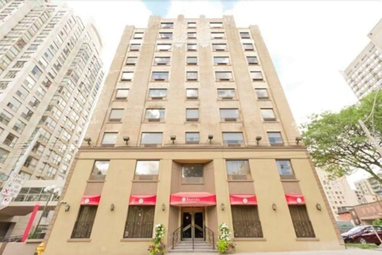Hampton Inn & Suites By Hilton Toronto Downtown Exterior photo