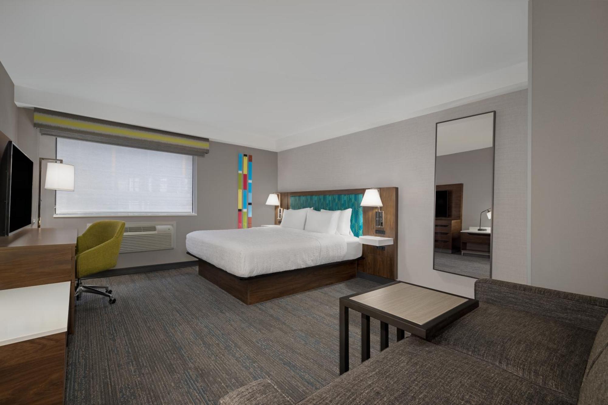Hampton Inn & Suites By Hilton Toronto Downtown Exterior photo