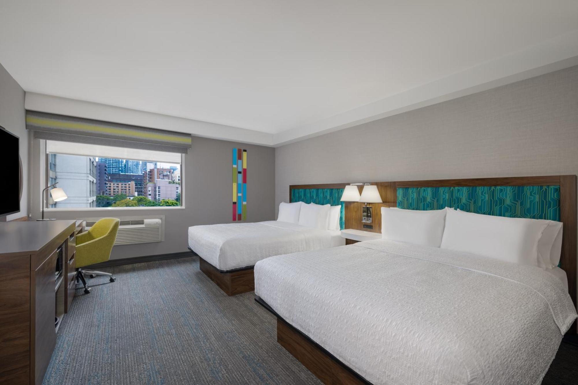 Hampton Inn & Suites By Hilton Toronto Downtown Exterior photo